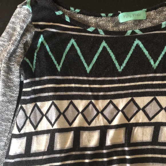 Aztec top - Picture 2 of 3